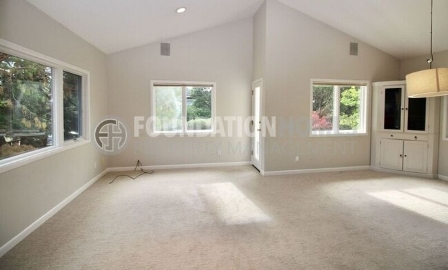 Building Photo - 133 Tiburon Blvd