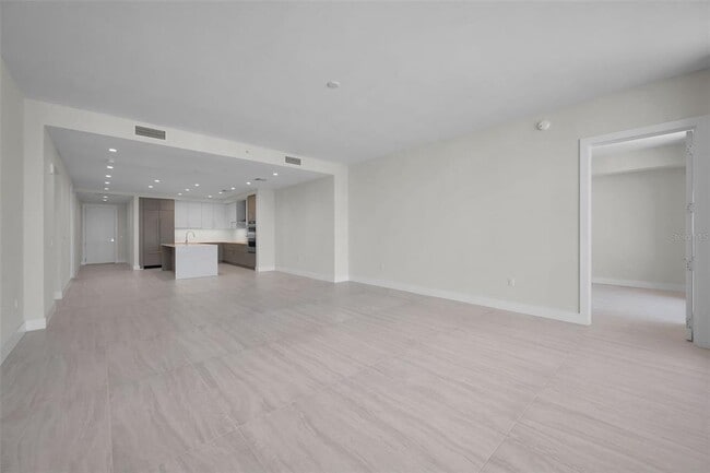Building Photo - 275 1st Ave S