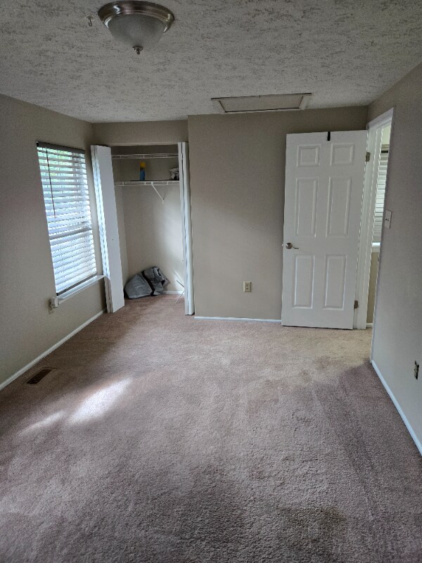 Building Photo - 4818 Kingfisher Ct