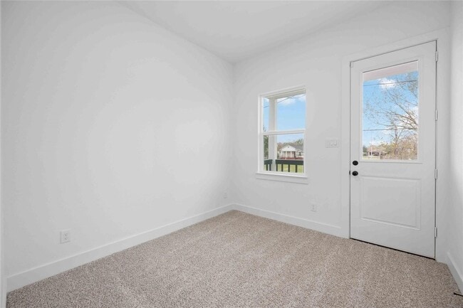 Building Photo - 5322 Rue