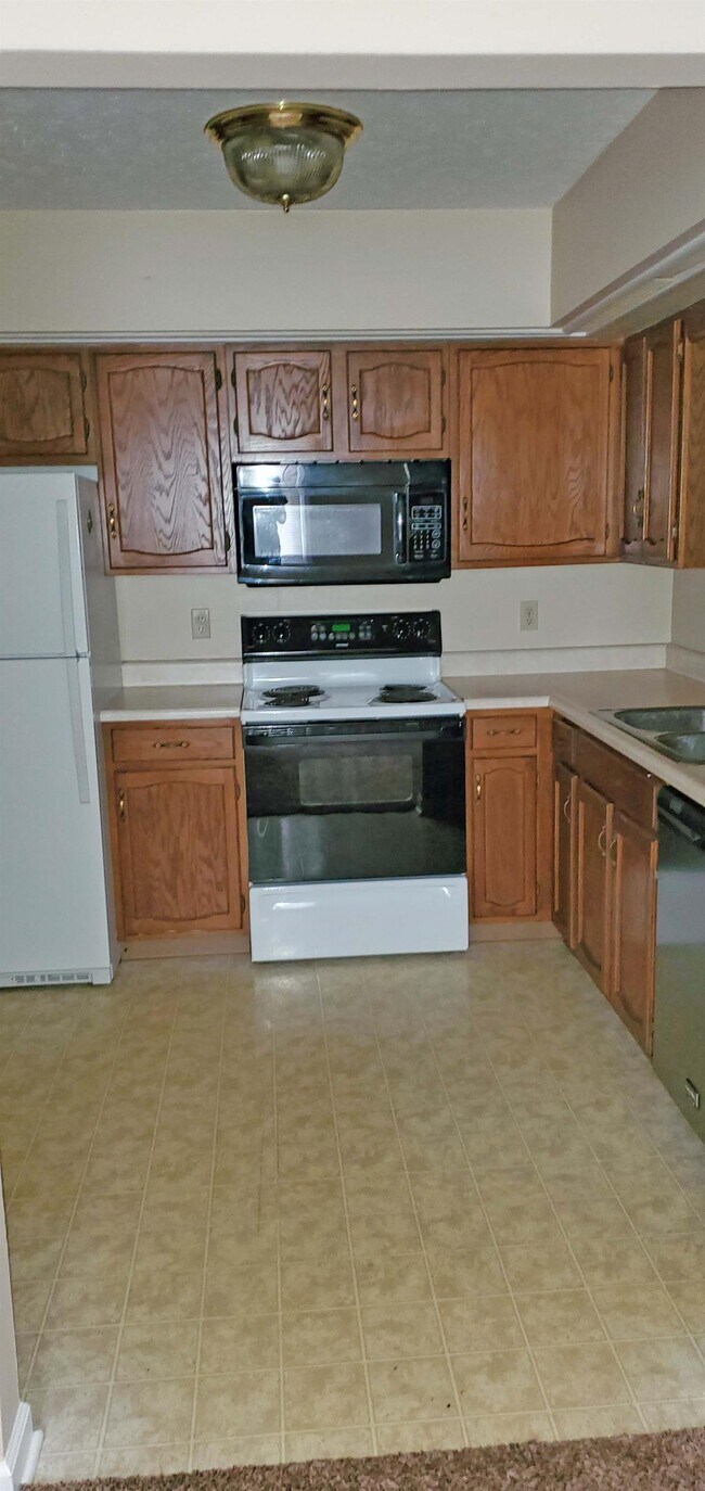 Building Photo - 1358 Red Tail Hawk Dr