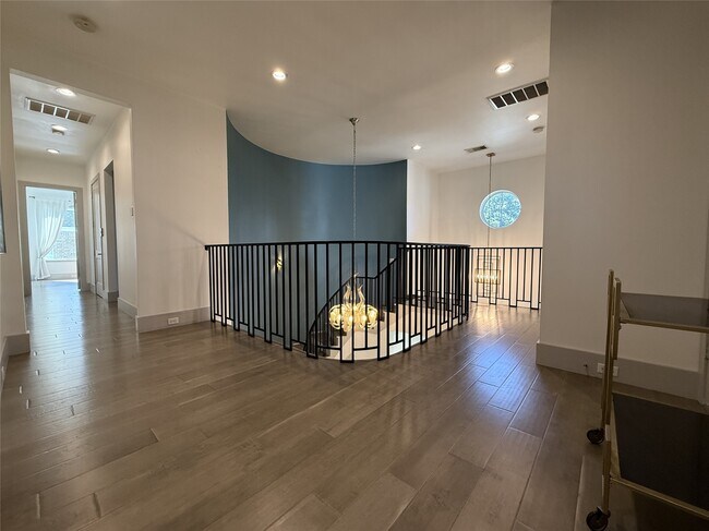 Building Photo - 4043 Tartan Ln