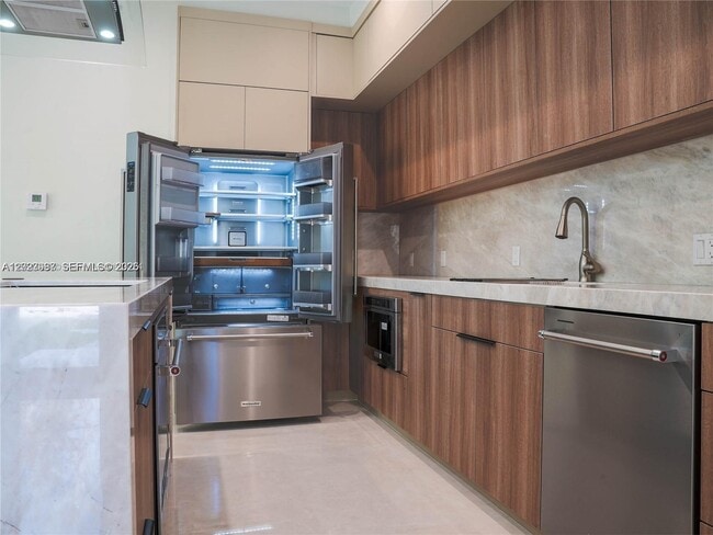Building Photo - 8410 SW 65th Ave