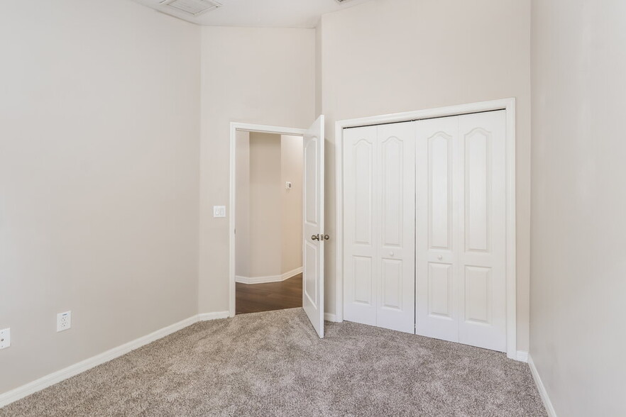 Building Photo - 3832 Washburn Pl