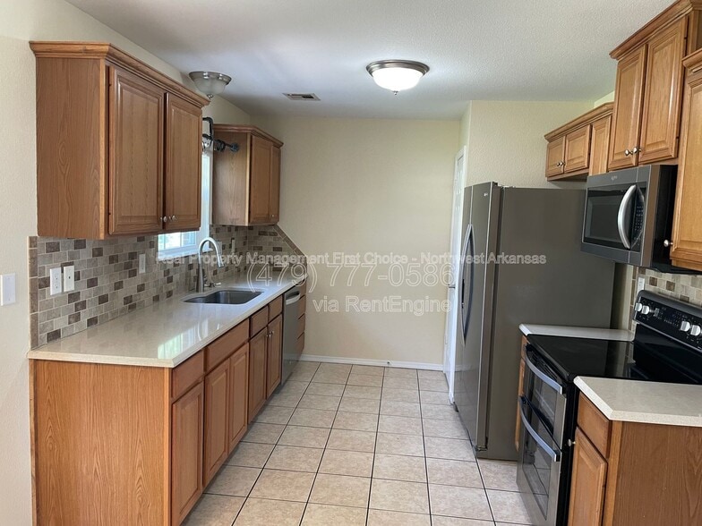 Building Photo - 511 Brookfield Dr