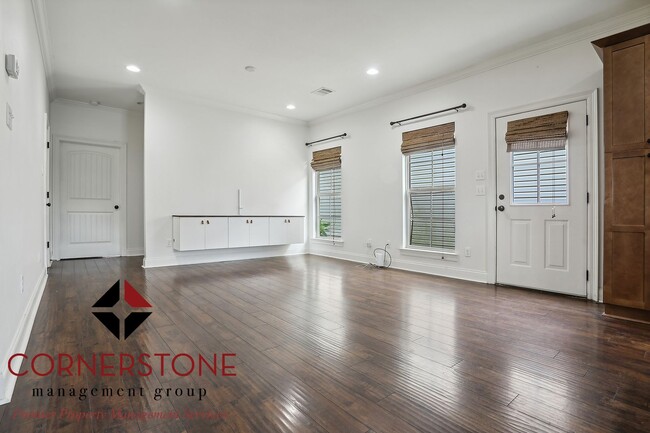 Building Photo - Cozy Cottage in the Heart of Gonzales!