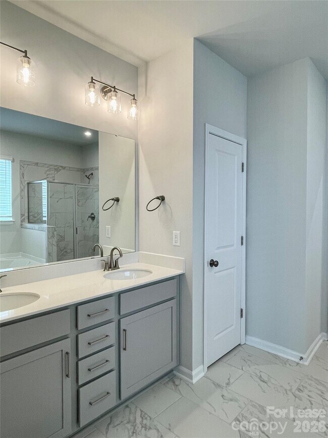 Building Photo - 3174 Laurel Brk Dr
