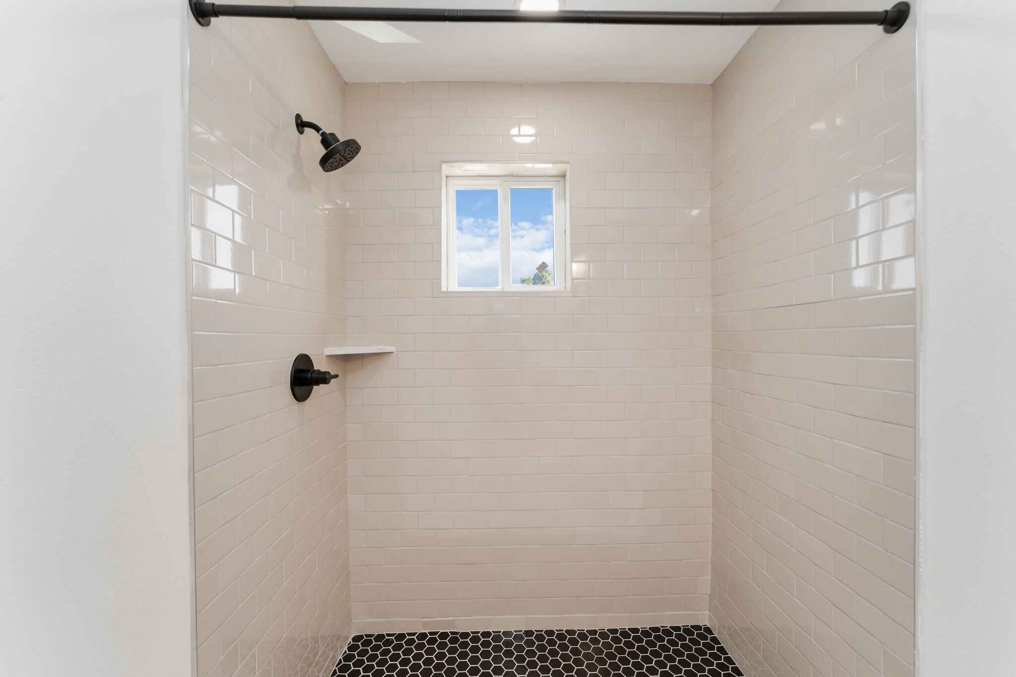 Shower - 9915 Porto Rico Rd