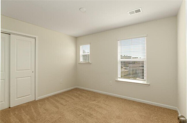 Building Photo - 5700 Redgum Dr