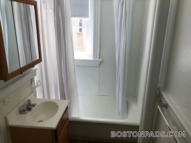 Building Photo - 1185 Boylston St