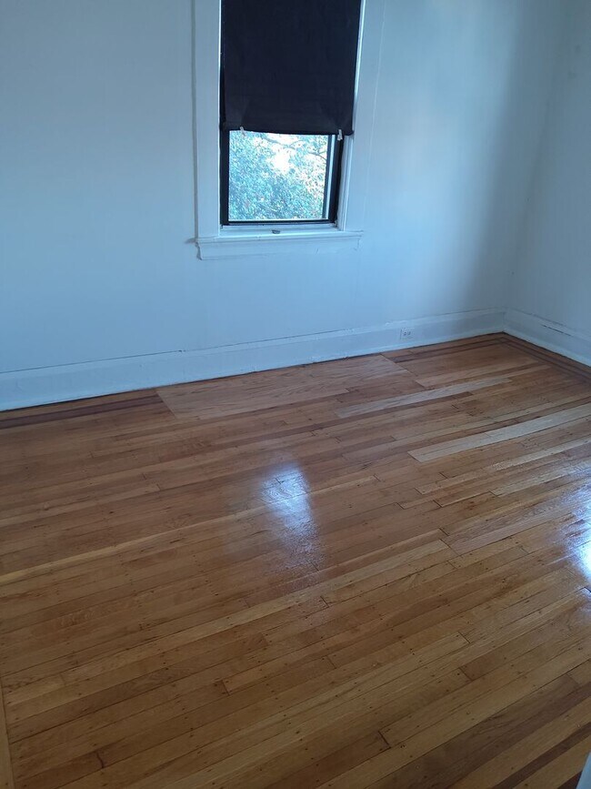 Building Photo - 2111 Park Ave