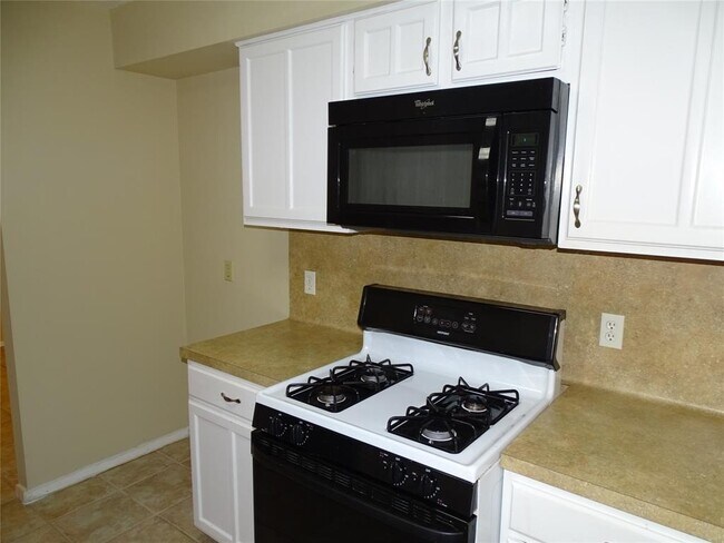 Building Photo - 7247 Barton Oaks Dr