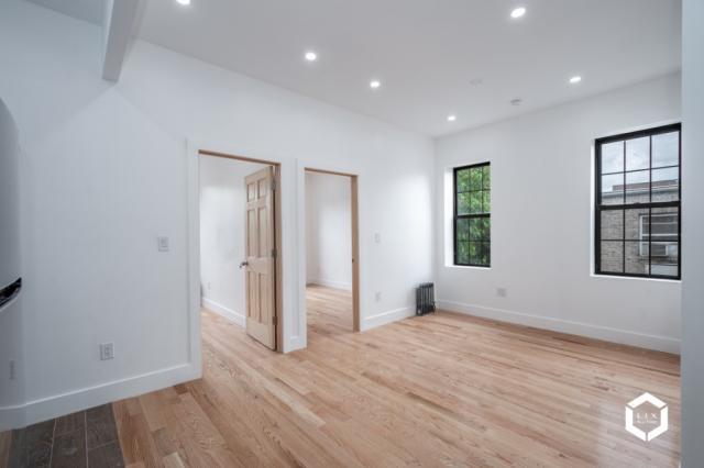 Building Photo - 3 bedroom in BROOKLYN NY 11208