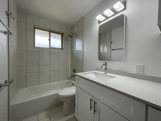 Building Photo - 770 Vrain St