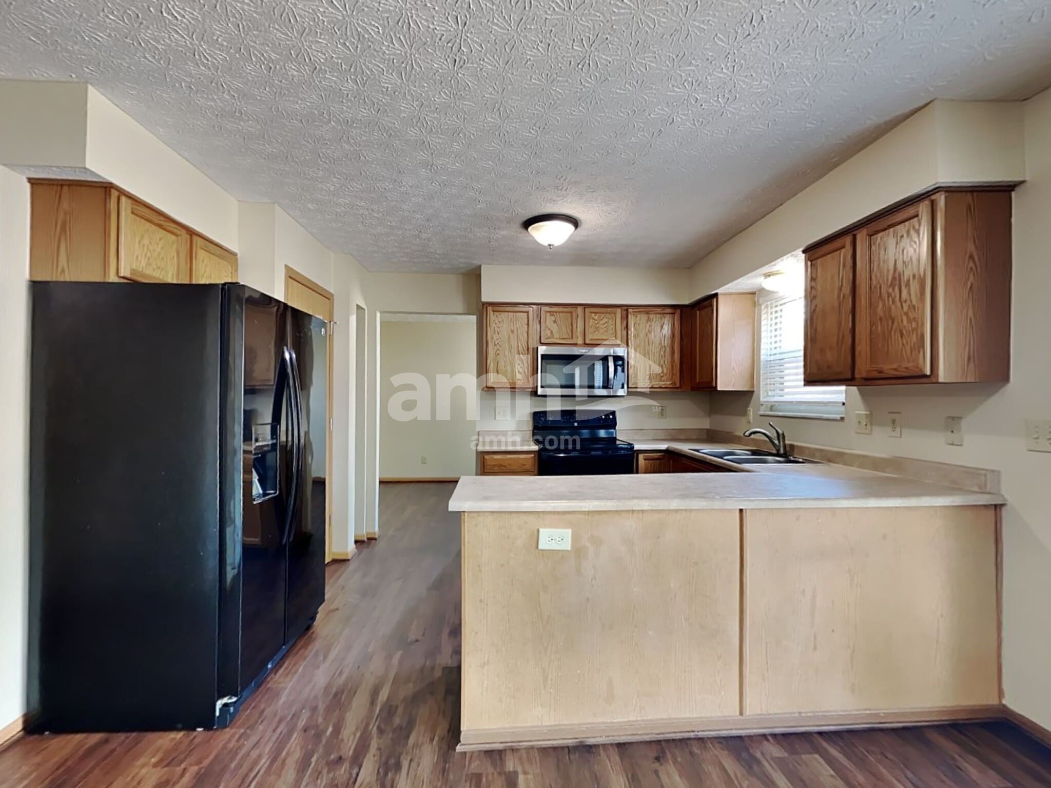 Building Photo - 2661 Hardwood Ave