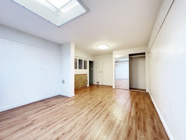 Building Photo - Pet Friendly Hawaii Kai Townhouse with A/C
