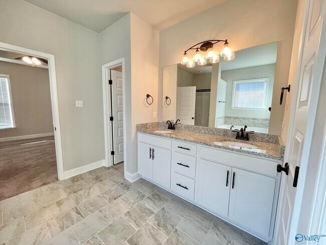 Building Photo - 12821 Hudbug Dr