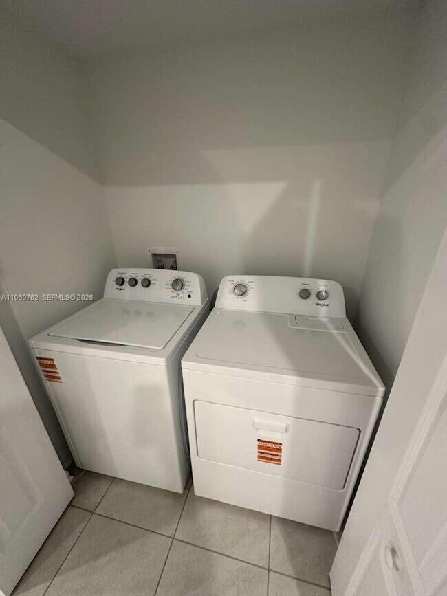 Building Photo - 235 Sage Br St