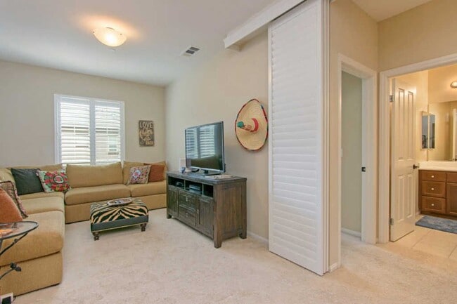 Building Photo - 10648 Village Haven Trail