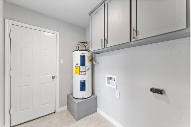 Building Photo - 10422 Rockcrest Rd