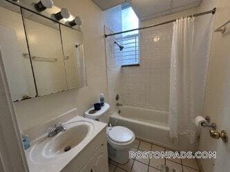 Building Photo - 1209 Boylston St