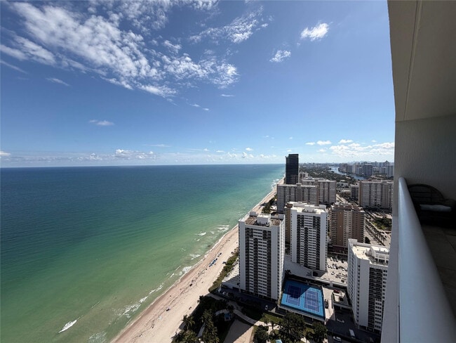 Building Photo - 1850 S Ocean Dr