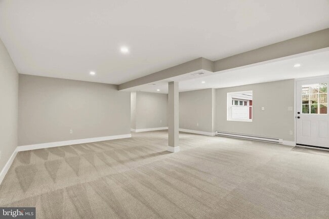 Building Photo - 8643 Ridge Rd