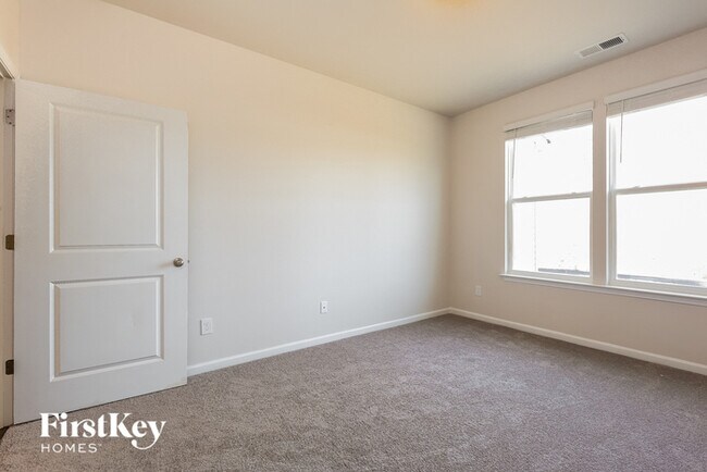 Building Photo - 628 Okame Ct