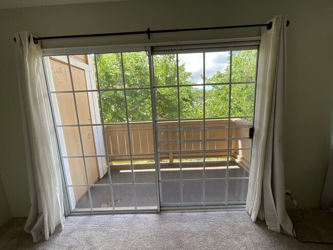 Building Photo - 645 Mananai Pl