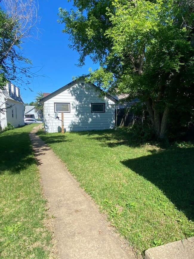 Building Photo - Cozy 2 bed, 1 bath House for Rent