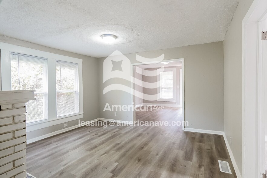 Building Photo - 4712 Terrace M