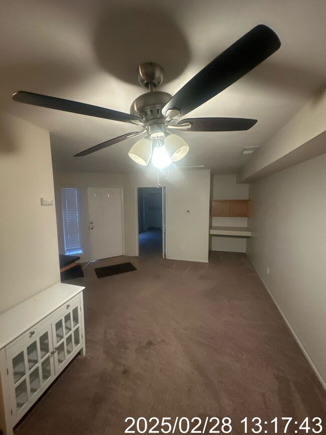 Building Photo - 4701 Beechwood St