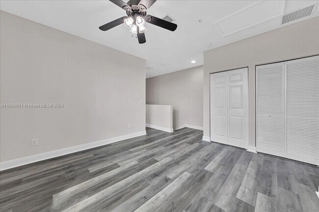 Building Photo - 995 SW 147th Ave