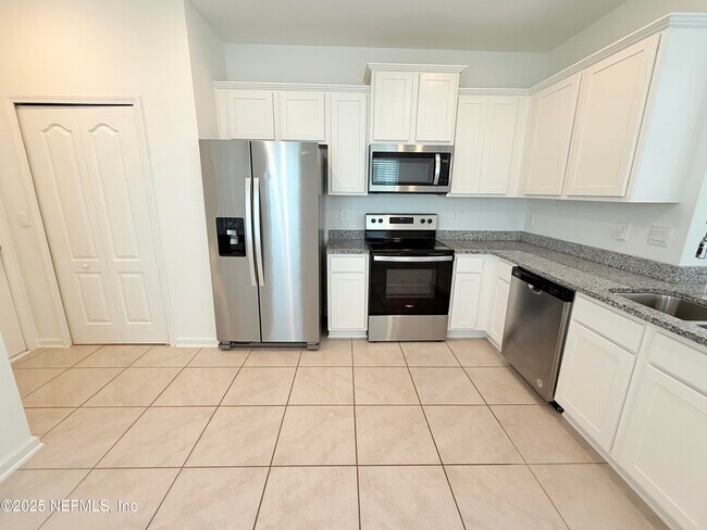 Building Photo - 418 Talulla Trl