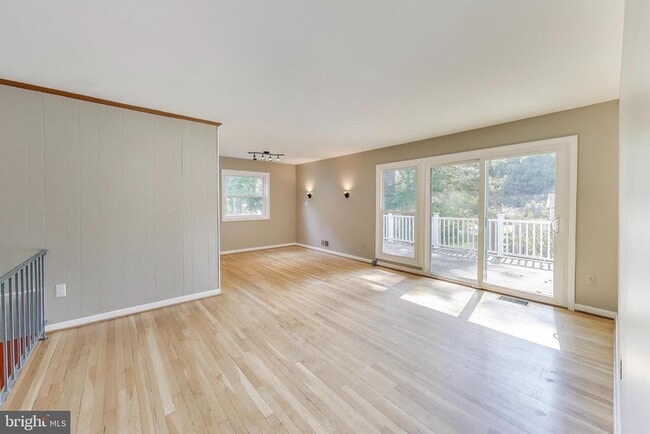 Building Photo - 5406 Parkvale Terrace
