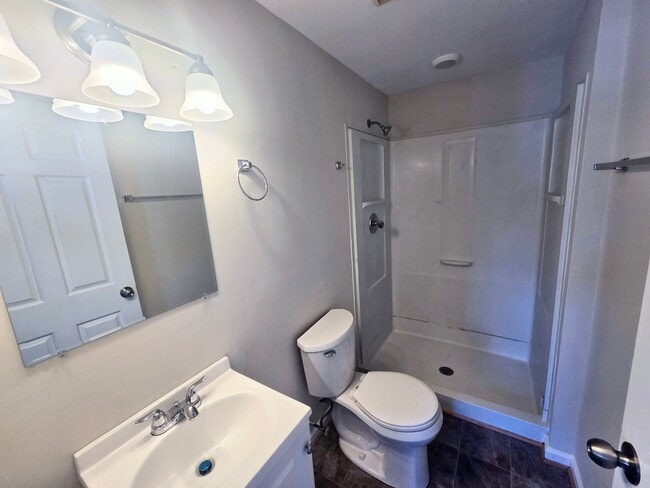 Building Photo - Laural Lakes Townhome for Rent