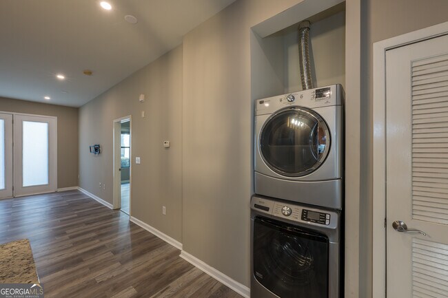 Building Photo - 5300 Peachtree Blvd