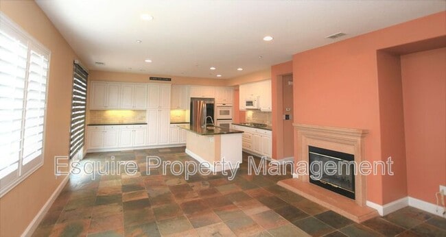 Building Photo - 621 Riviera Ct