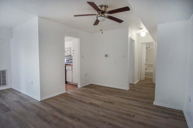 Building Photo - 11402 Cherry Hill Rd