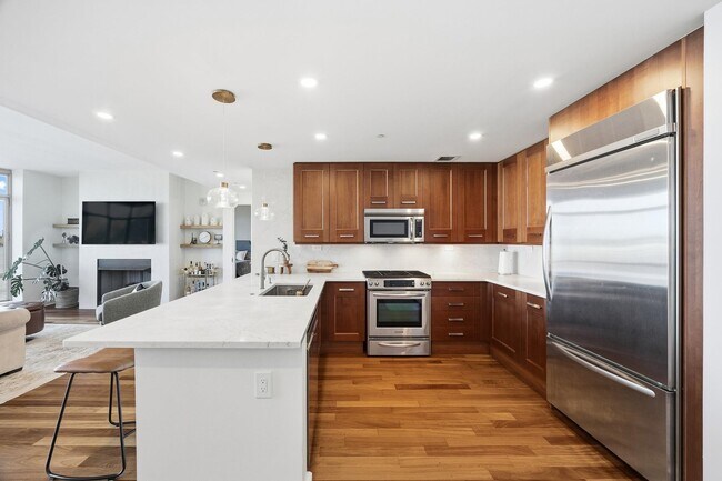 Building Photo - 8100 River Rd