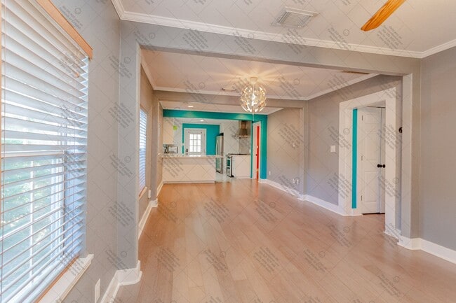 Building Photo - Cozy 2/BR 2/BA One-Level Home with Sunroom & Stainless Steel Kitchen