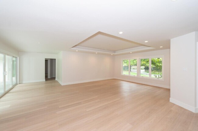 Building Photo - 9 Odell Pl