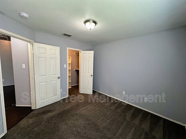 Building Photo - 10316 Lake Terrace