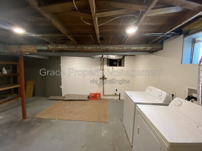 Building Photo - 636 Tennyson St