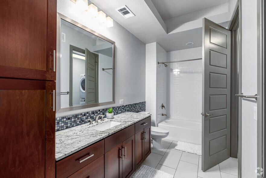 1BR, 1BA - 833SF - Bathroom - Bridge at The Kenzie