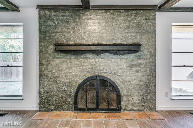 Building Photo - 4 br, 2.5 bath House - 6313 Overcourt Manor