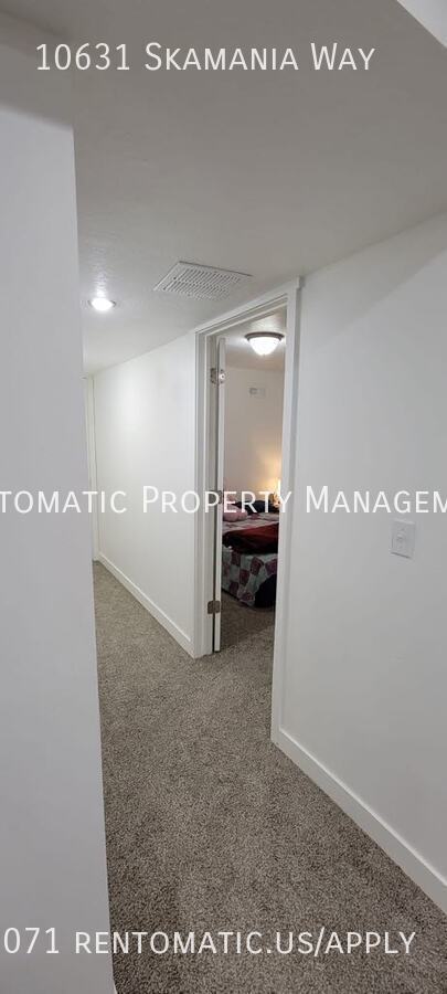 Building Photo - 10631 Skamania Wy