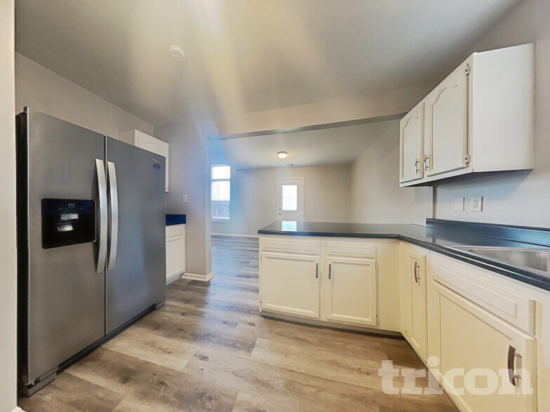 Building Photo - 3254 Blue Ash Ln
