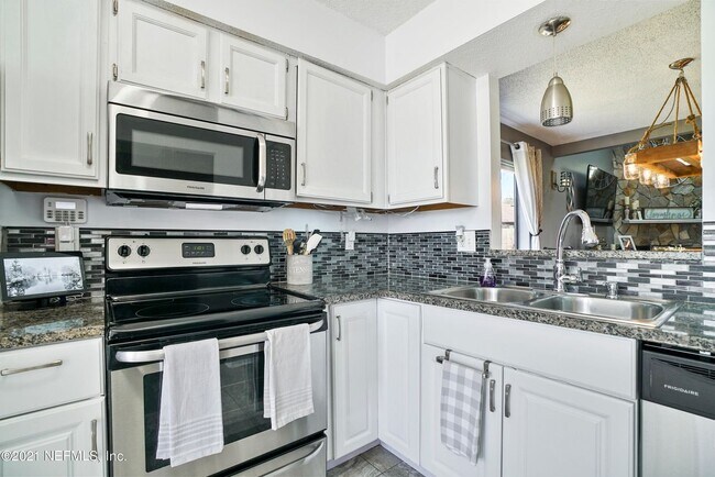 Building Photo - 8434 Allwine Ct
