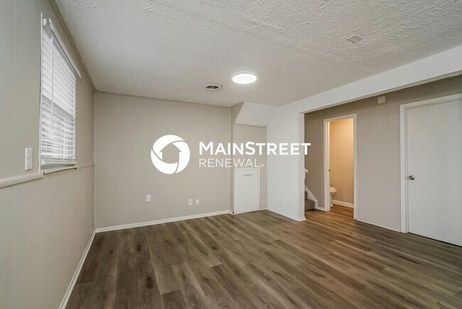 Building Photo - 3 Bedroom Pet-Friendly Home in LOUISVILLE,...